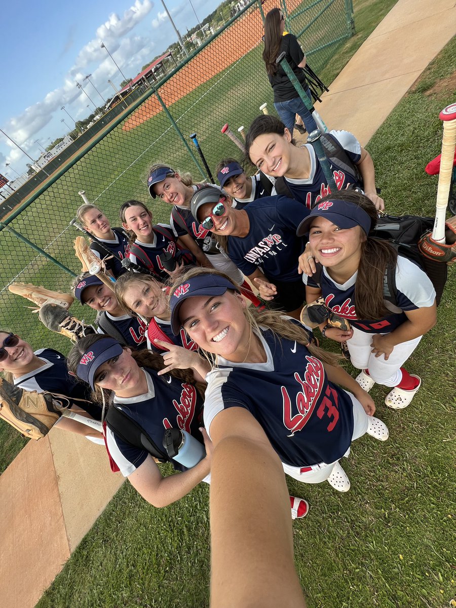 Bottom of the 7th two run walk off for the win over Bishop Moore. Never give up 🥎 💪