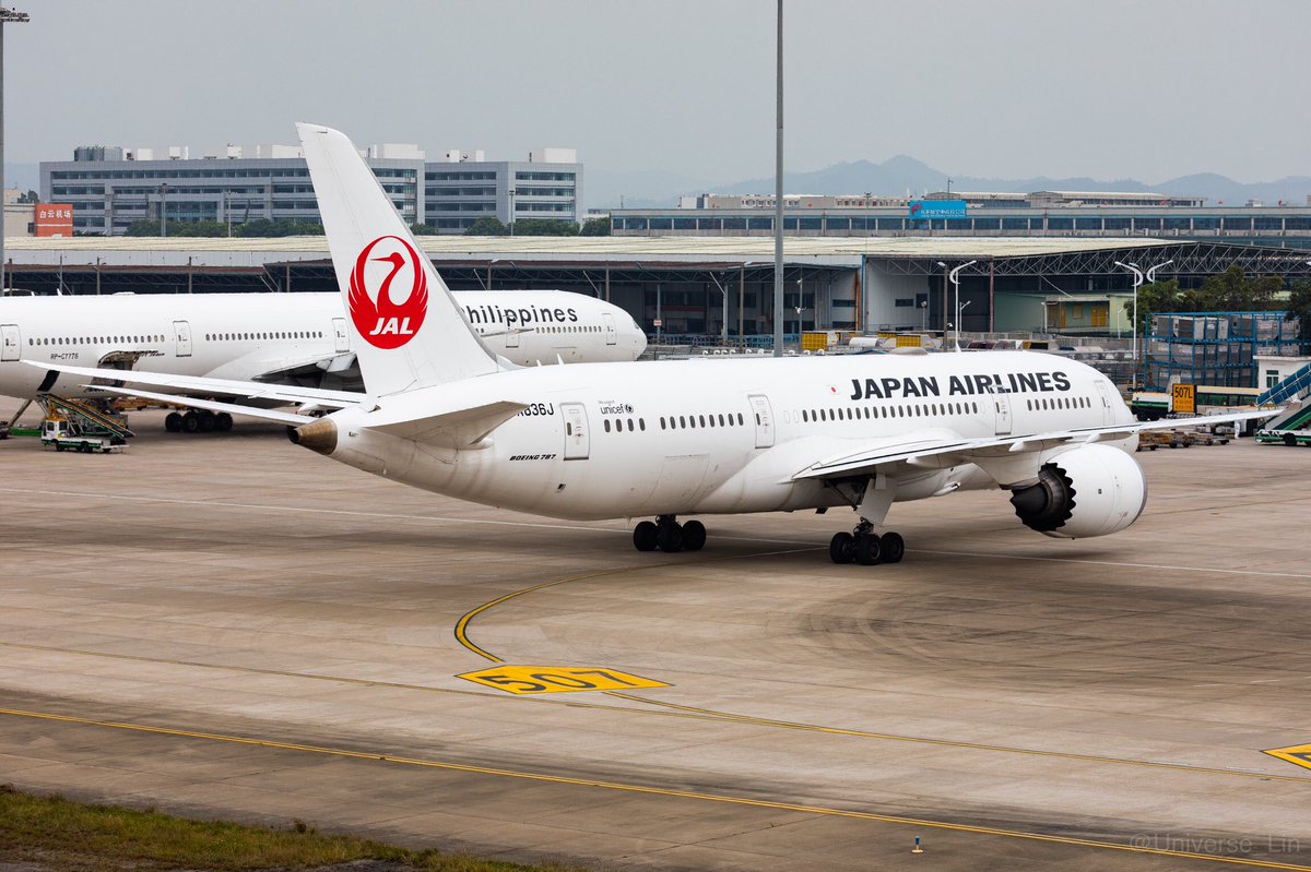 lin_universe's tweet photo. Friendly Japan Airlines pilot waving to us ( ´▽` )ノ
#aviationphotography #aviationlovers
#Avgeeks
#Boeing
#Boeing787
#ZGGG
@JAL_Official_jp
#JAL
#JAL787就航10周年
#Dreamliner https://t.co/dpDbVnbbfy