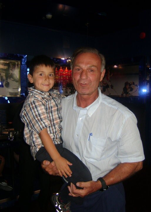 Merci encore Guy Lafleur d'avoir pris le temps, il y a quelques années, de laisser un beau souvenir à mon fils qu'il garde encore précieusement 💙🤍♥️

#RIPGuyLafleur