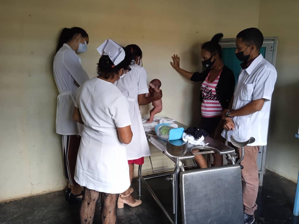 YuniseyG's tweet photo. Hasta el poblado de San Joaquín llegan los profesores de GBT del policlinico Moncada para brindarle al pueblo interconsultas de calidad.
#PorCuba #Cardenasenvictoria #Vamoscontodo 
@DelvisDra @JudithGSerra @dms_cardenas @YenicetChavez @MartaMontalvo13 https://t.co/c0As0Ulfql