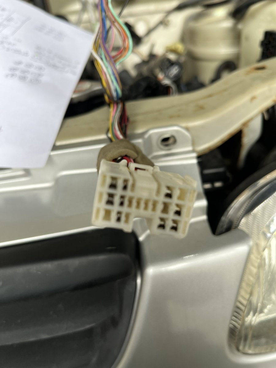 Garagebubu's tweet photo. 23Vにターボエンジンがあったから載せたけど、運悪くカプラー差し替え作業。
もうちょっと年式落ちればカプラー一緒だったみたいだが。
#23V
#アルトバン https://t.co/vd0V8lavUA