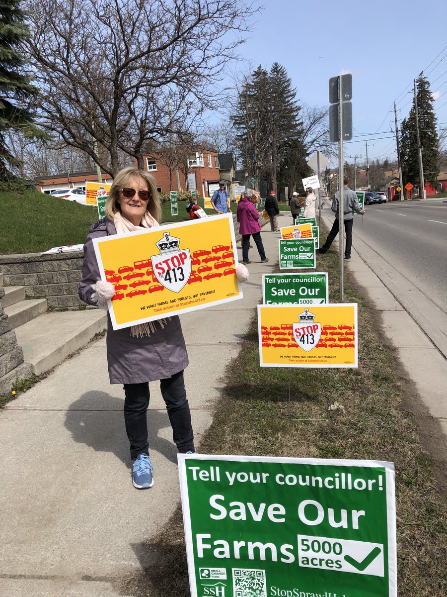 Thank you Sally for showing your support for the #stopthe413  campaign rally In Georgetown. Time to make better use of the 407. Invest in transit! Stop Sprawl! Be smarter! Care more!  #ytpwknd ⁦@Stopsprawlhalt1⁩ ⁦@StopSprawlPeel⁩