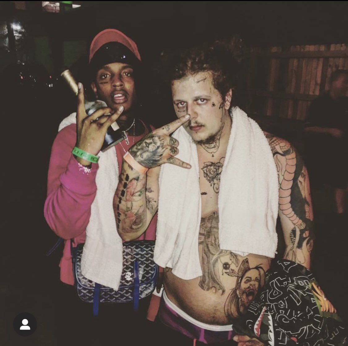champloosloppy's tweet photo. I’ve unlocked so many rap achievements lol 😈 #skimask #slumpgod #veryrare #membersonly #SoundCloud #rap #concert https://t.co/aaJ4DYRHCP