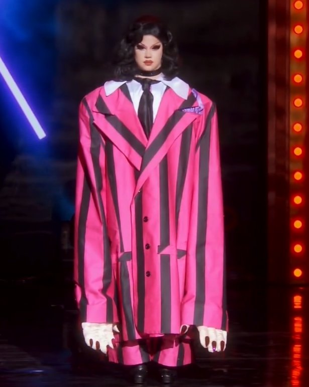 RT @thotcheetoes: mom said it's my turn to play playstation #DragRace https://t.co/Ux2i9SbjfK