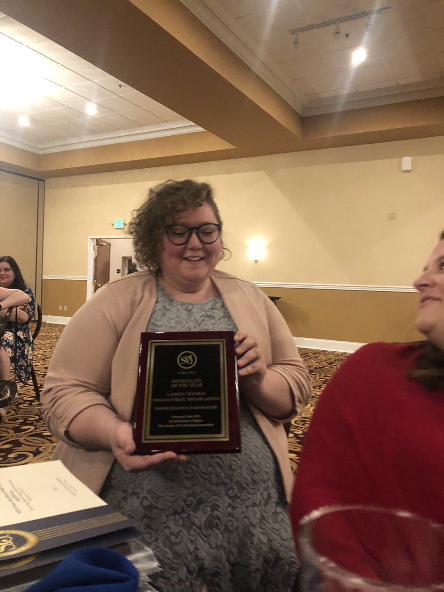 ericweddle's tweet photo. Yes!!!!! @laurenechapman_ wins #Indyspj Indiana Journalist of The Year for her constant, exquisite reprinting on the pandemic and cocos  data! @IPBS_News 

Lauren!!!! https://t.co/G5oFODujmb