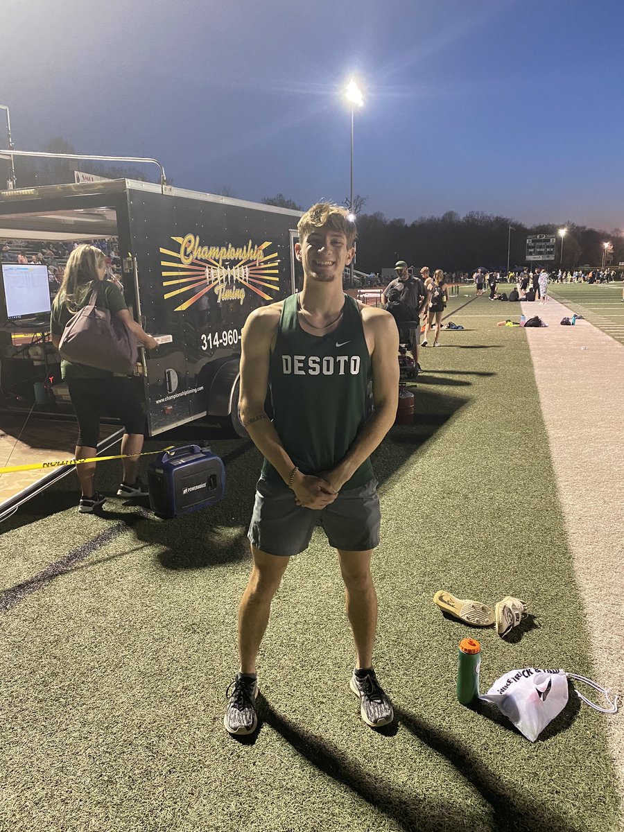 desotoboysTF's tweet photo. Congrats to Will Kaempfe! De Soto record holder for@the 800 Meter! 1:57.88!! Way to go Will! @DeSoto_XC @desototrack @De_SotoDragons https://t.co/iqfNnKsXTv