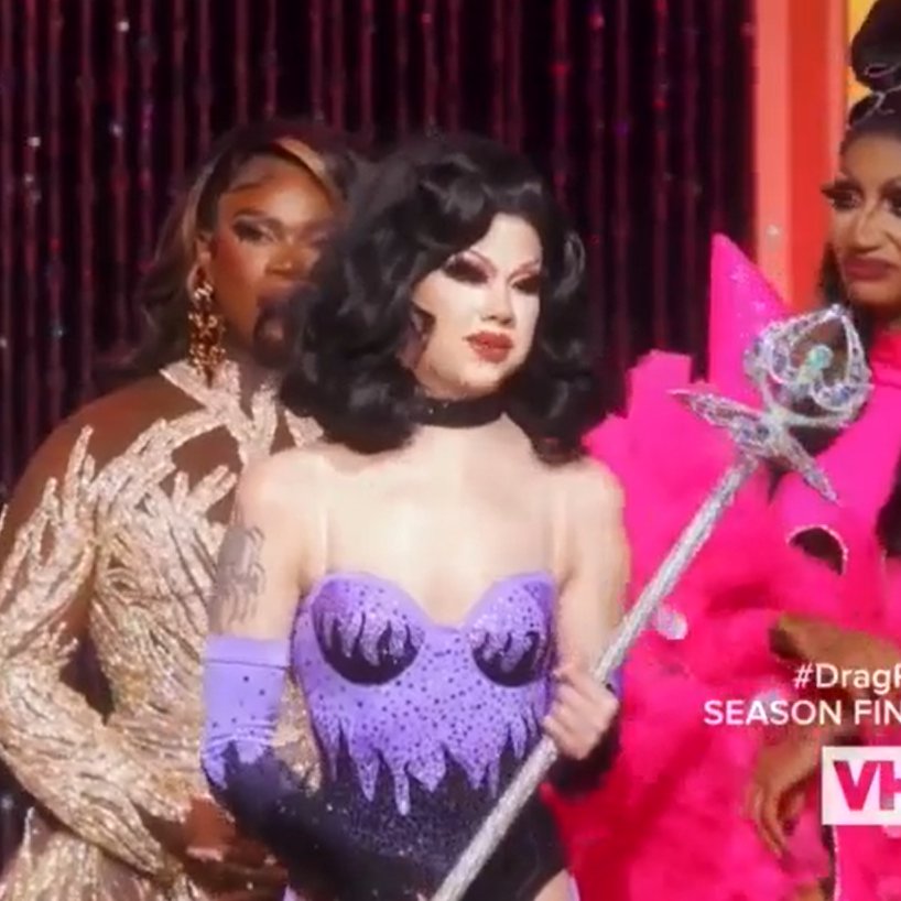 omgheylily's tweet photo. WILLOW MOTHERFUCKING PILL #DRAGRACE https://t.co/JF3JSjnSBB