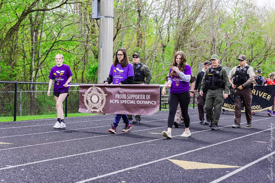 PublicSafetyEDU's tweet photo. Was honored to represent @Bedford_FD on Thursday &amp; be a part of the local @SpecialOlympics opening ceremonies, with area high school competitors. Lots of representatives from public safety partners-@VSPPIO @BVAPoliceDept @bedfordsheriff1 too. Great turnout &amp; smiles all around. https://t.co/JmavdpZWTE
