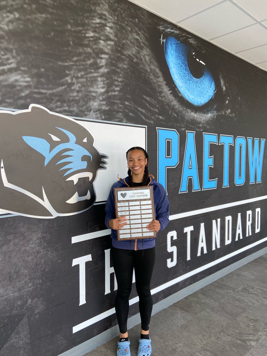I'm honored to have received the "Fighting Lady Panther Award." Thank you <a href="/s3stroman/">Stacey Stroman</a>! GO LADY PANTHER BASKETBALL🏀