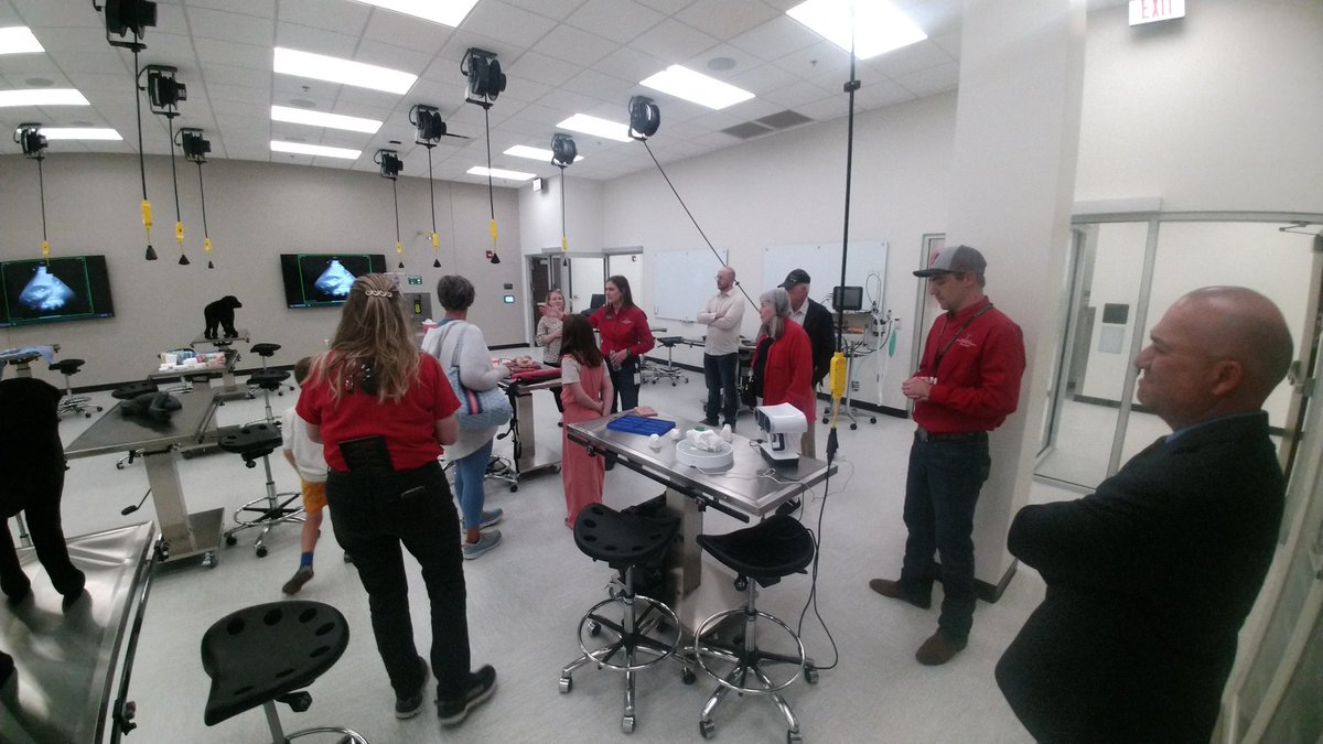 LDAMAX1's tweet photo. Few more pictures of today's Red Raider event. My daughter and her class mates are training for the future of animal agriculture. Governor, elected officials, school administrators, agricultural organizations and many others in attendance. @TTUVetMed https://t.co/v87cVvNauh