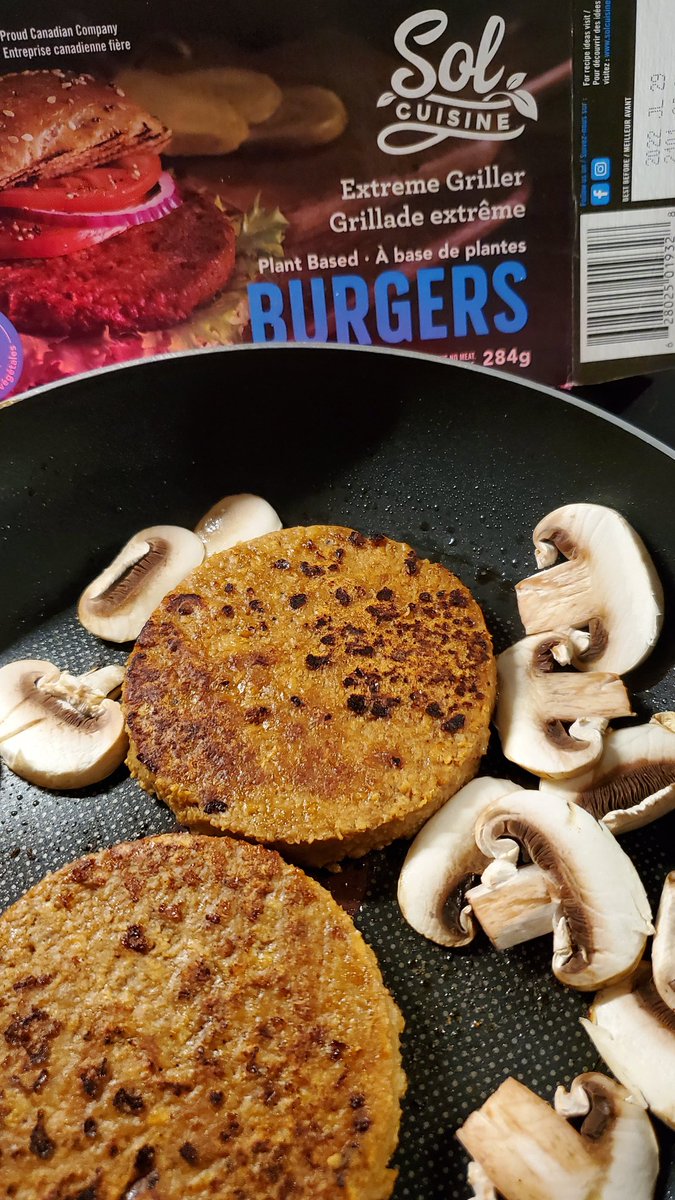 <a href="/CBCVancouver/">CBC Vancouver</a> Alas, my #plogging plan didn't work out because of quarantine, so served a plant-based meal with <a href="/SolCuisine/">Sol Cuisine</a> burgers #InvestInOurPlanet 🌍🌎🌏
