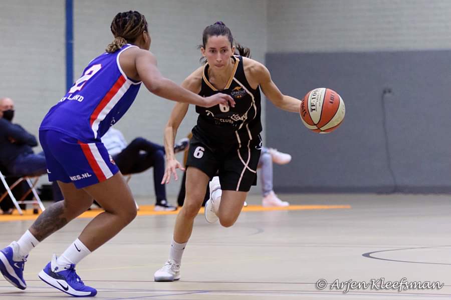 Are you an international female basketball player who intends to come to Utrecht (to study)? Utrecht Cangeroes can offer you a position in our first women’s team competing in the Dutch Women’s Basketball League.
🧡🦘🏀
#basketball #international
utrechtcangeroes.nl/2022/04/21/wan…