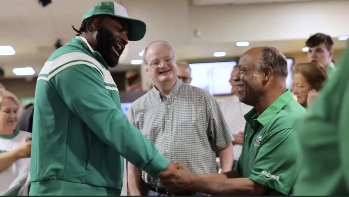 LukeCreasy's tweet photo. Pictured here is a Marshall football legend. Vinny Curry also pictured if you look to the left. @sportsturtle11 https://t.co/fUPmds4b6c