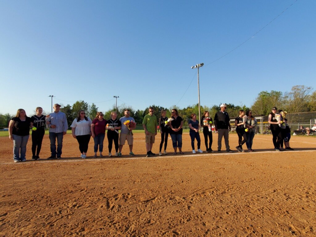 We are so proud of these six! Thank you for all of your hard work! Parents, it’s been a privilege to coach these incredible young ladies. 💛