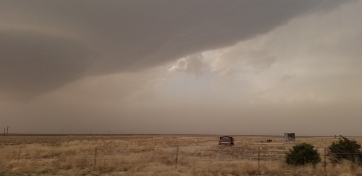 Mesocedes's tweet photo. Today's chase highlights.  Chased a beautifully structured supercell from Tulia to the  Palo Duro Canyon. No tornadoes but it was great running into @ReedTimmerAccu . https://t.co/VFSN9JS69d