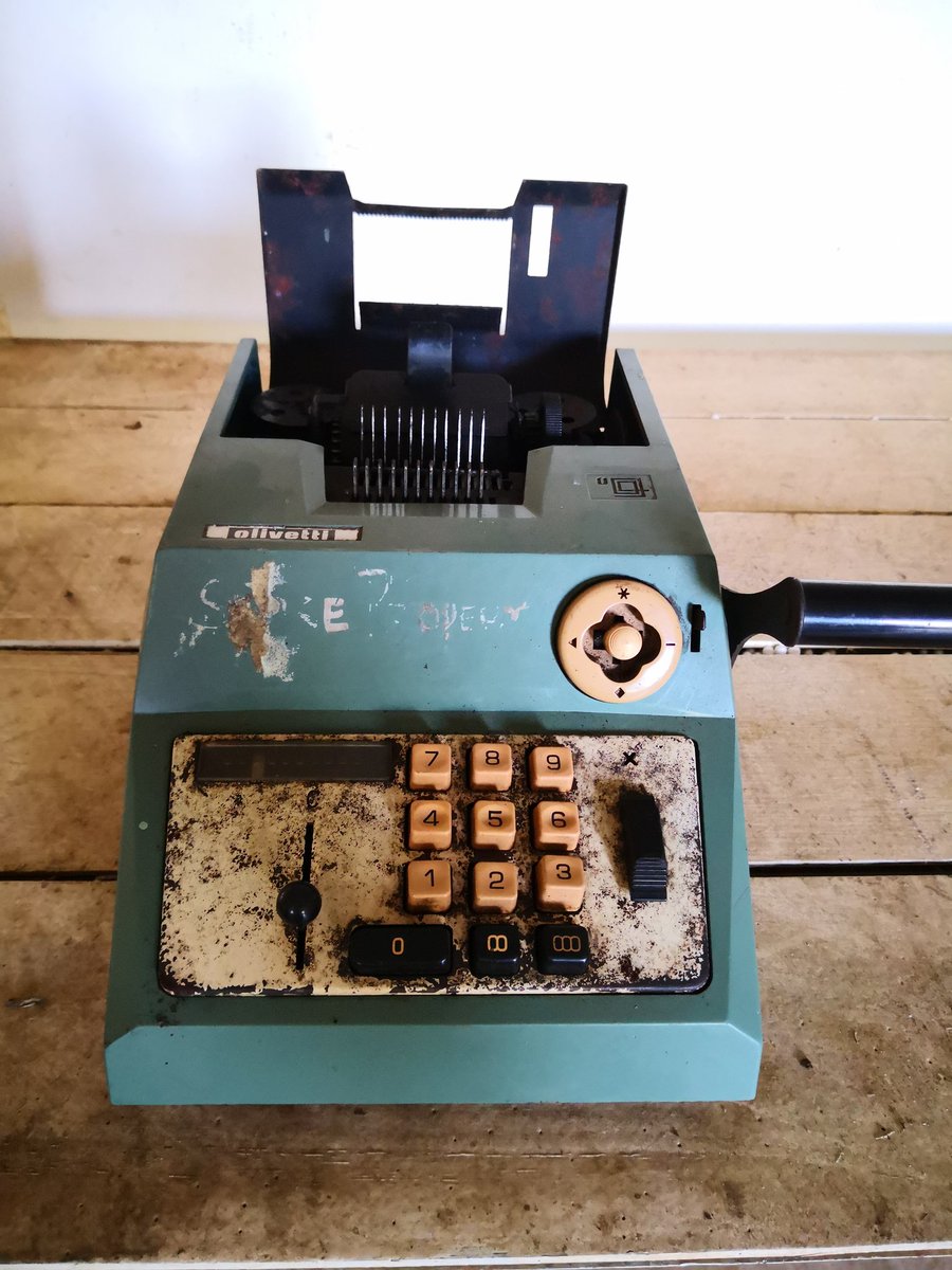 siilw's tweet image. Look what I found while spring cleaning in our old office - an Olivetti Summa Prima 20 mechanical calculator! It was tucked in an old locker in the store. Not sure if it is in working order or not though... #vintage #mechanicalcalculator #antique