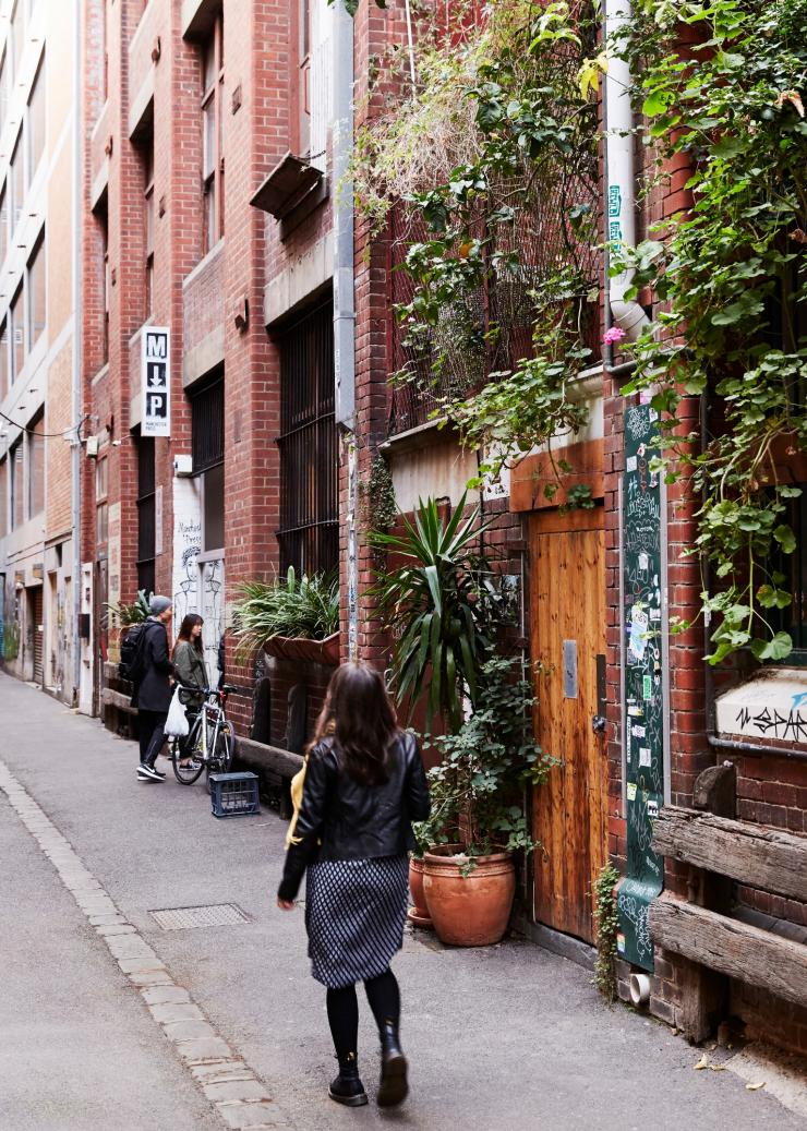 MELBOURNE'S BEST LANEWAY SECRETS!
Step into this #convertedwarehouse in 
Rankins Lane & you will immediately understand 
why #ManchesterPressCafé is always full. 
What keeps its #devotedfollowers coming back is the #fabulouscoffee, supplied by a range of #independentroasters.