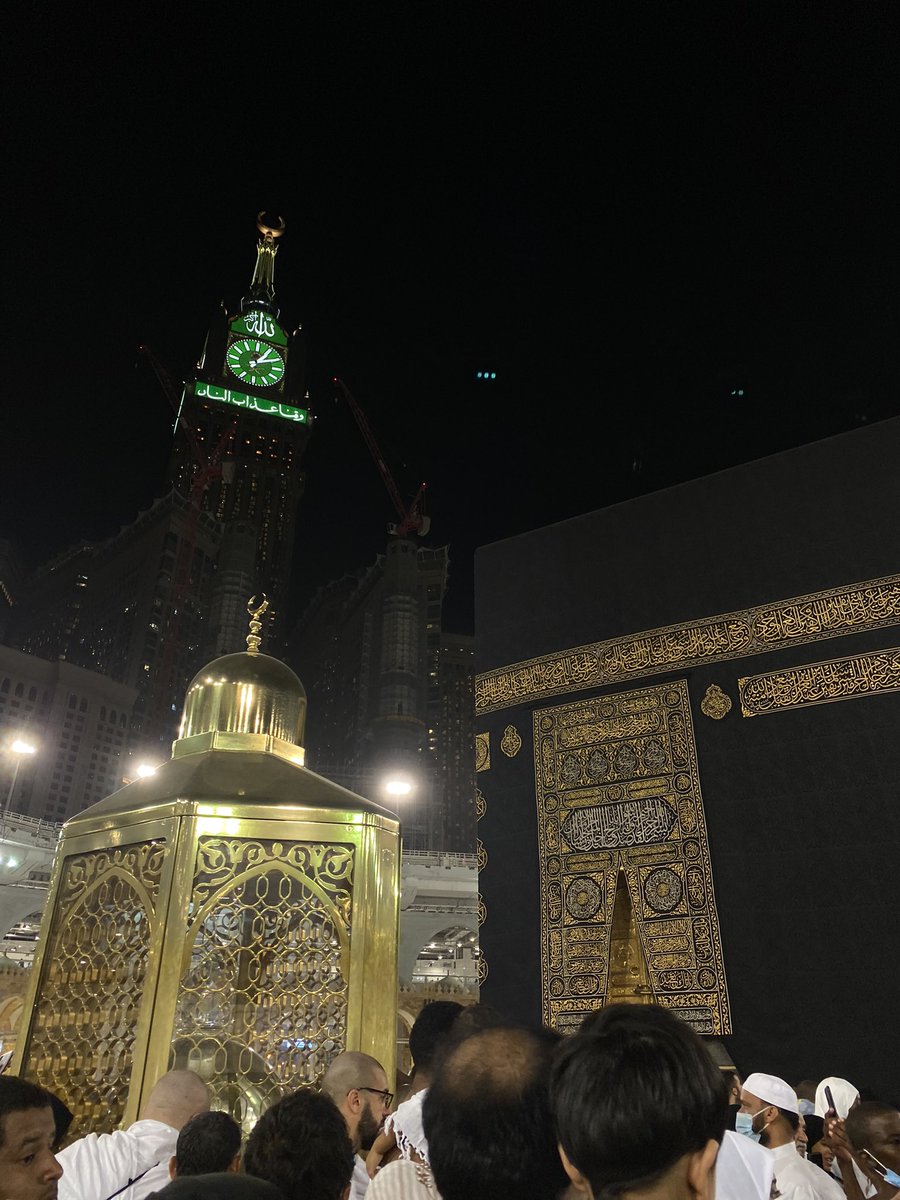 "طاب اللقاء وقرّت العيون وارتوى القلب" 
الحمدلله الذي بلغني هواء مكة و سكينة مكة والسجود في مكة و الدعاء في مكه ، اللهم تقبل منا عمرتنا ولا تترك لنا دعاء إلا وقد اجبته ولا ذنباً الا غفرته يارب