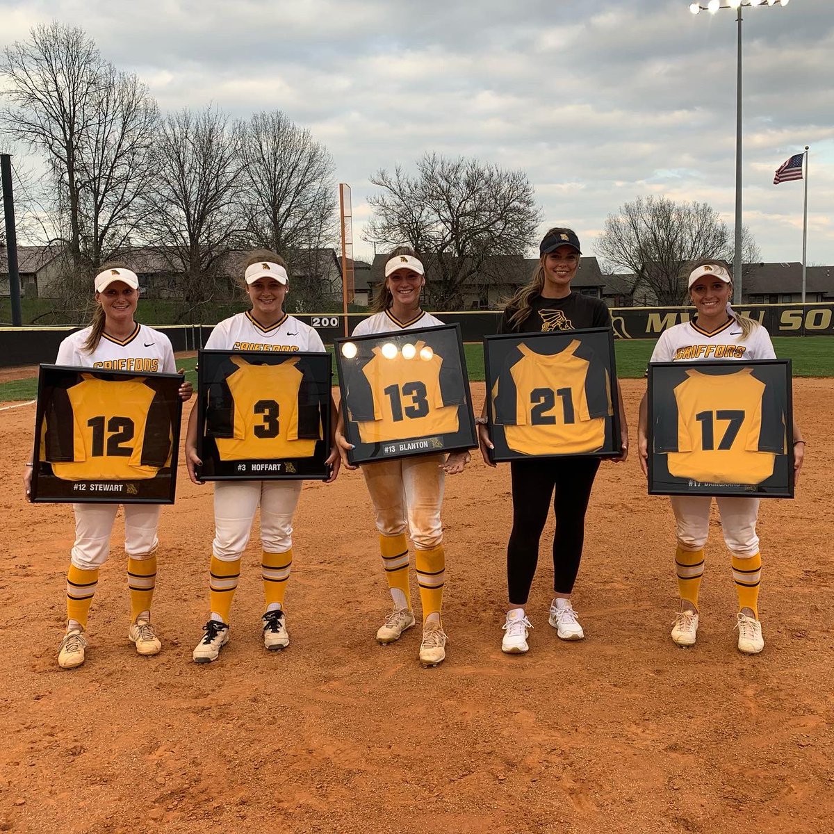 GriffonSoftball's tweet photo. capping off senior day with a GRIFF SWEEP!  

thank you seniors. griff up, always. 💕

#grind https://t.co/8TlpoaAevr