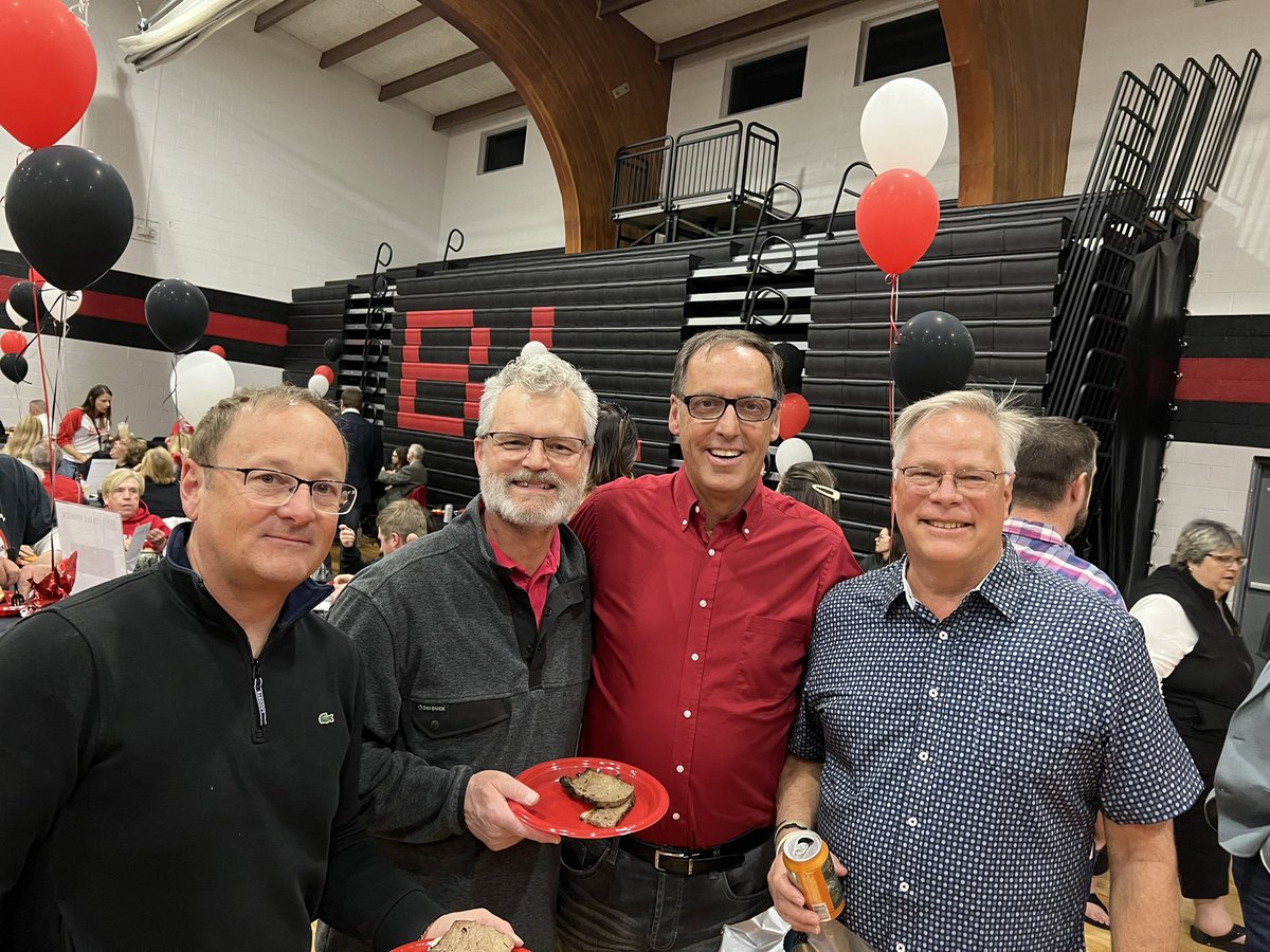 TomDidier2's tweet photo. Great evening at Luers Knight . #class81 https://t.co/ladhVCm2Gc