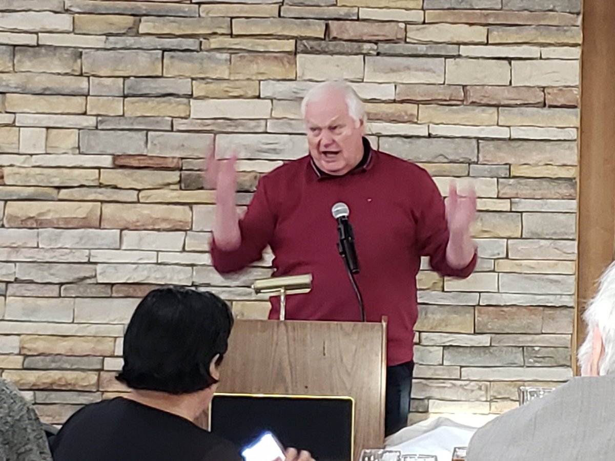 SandraBakerFW's tweet photo. Six months into retirement sports journalist @dalehansen tells Fort Worth #SPJ chapter "I love our business. What we do matters." https://t.co/sUGepvsWHb
