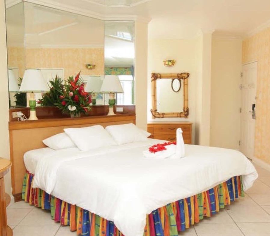 Nikaskw's tweet image. Let's GO to Montego Bay JAMAICA
Ft. Worth Dallas (DFW)
Royal Decameron Montego Beach (All Inclusive)
10/23-27/2022
Round trip for 2 $2176.00  
See One✈ Want One✈ Buy One Swbexpeditions@gmail.com 
MAKE this TRIP CATER to YOU!
* Prices may very until initial installment* #Jamaica