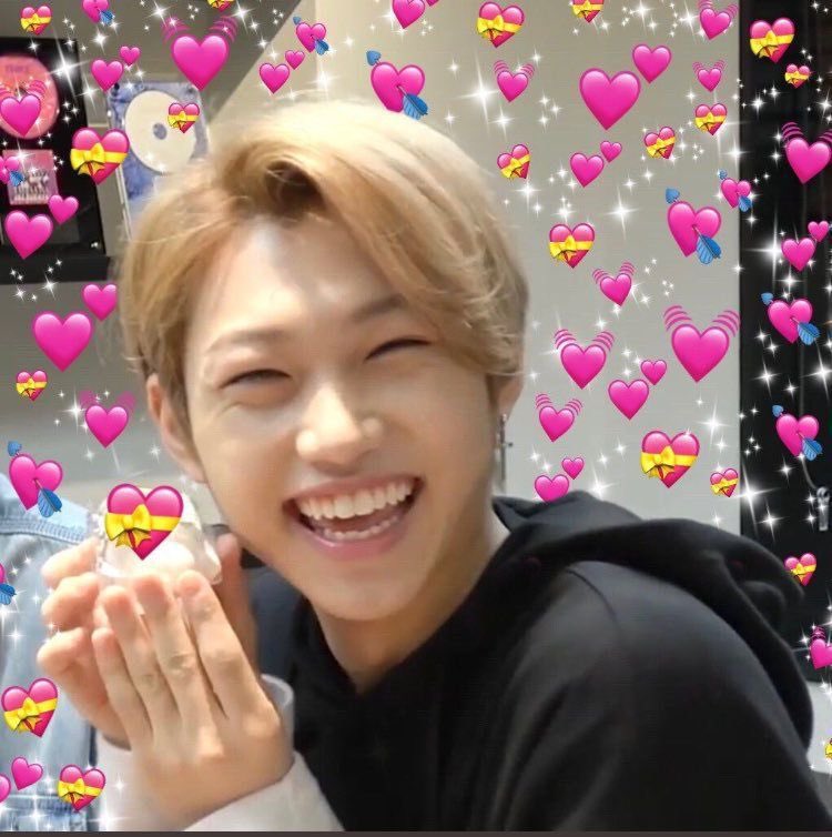 __l_e_e_n__'s tweet photo. THANK YOU SO SO SO MUCH FOR THESE VIP TICKETS @Niacodes_ !!! SHE IS 100% LEGIT!!!! YOU ARE THE SWEETEST!! IM SO GRATEFUL TO HAVE THIS OPPORTUNITY TO GO!! I CAN FINALLY SAY THAT IM SEEING STRAY KIDS!!! THANK YOU AGAIN😭🤍🤍 https://t.co/Sjrcscjv7w