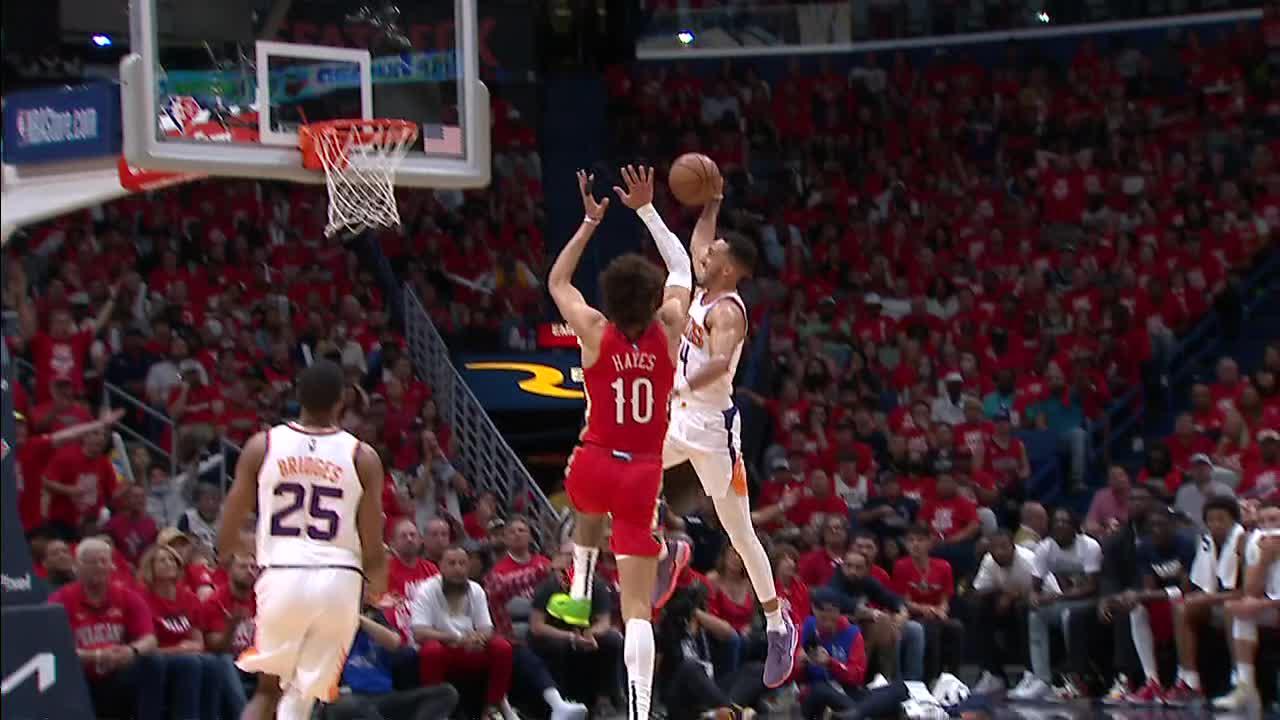 Suns' Landry Shamet dunks on Pelicans' Jaxson Hayes, who is ejected