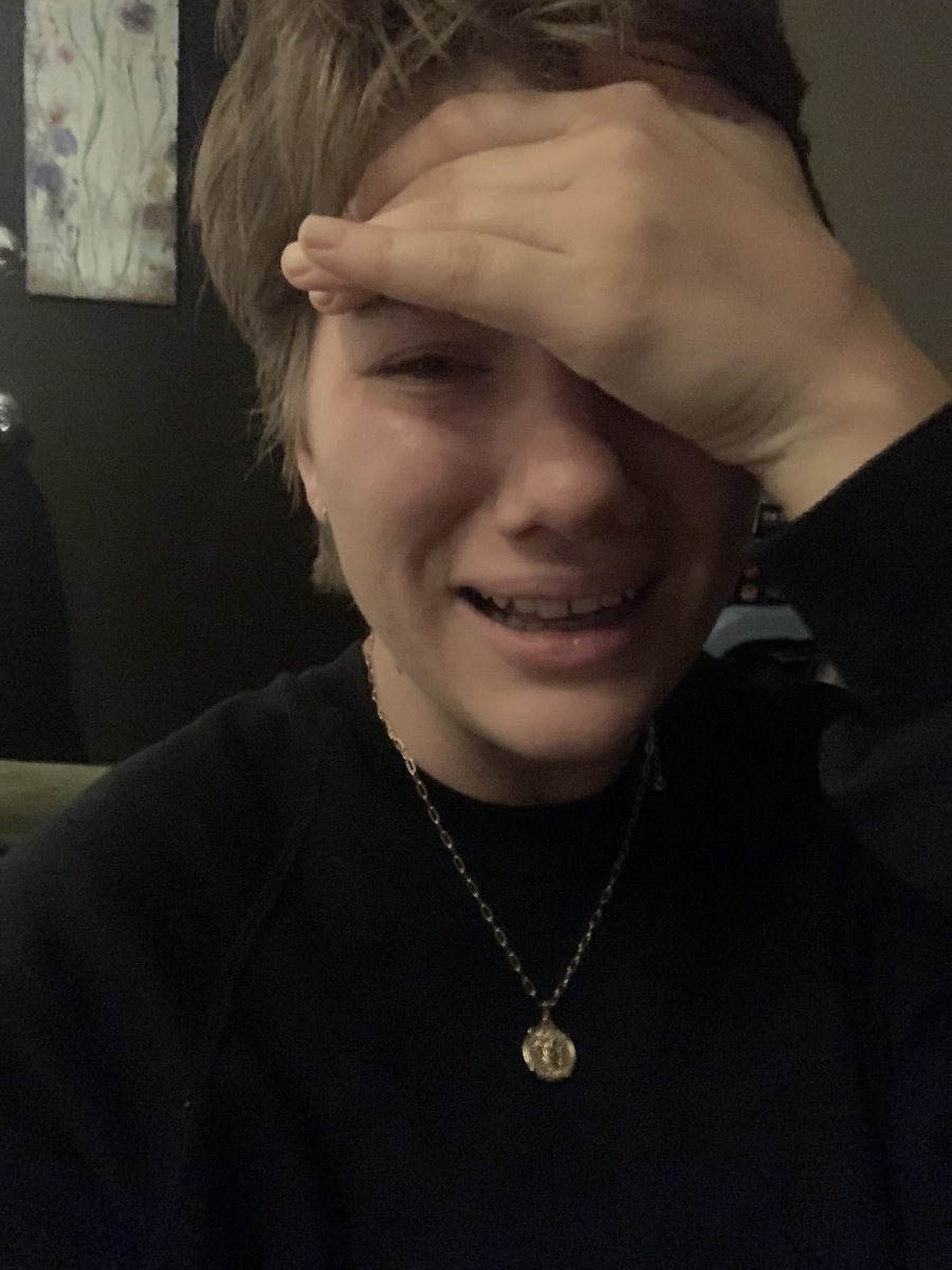 faithmclark's tweet photo. Girls night with chat. Also known as a series of unfortunate events. https://t.co/OzzR1kFPu3