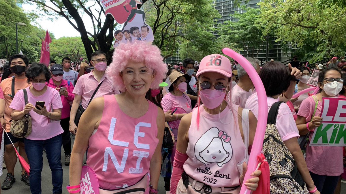 ABSCBNNews's tweet image. Today, all roads lead to Macapagal Boulevard for the grand #PasayIsPink birthday rally of VP @lenirobredo.

The vice president will appear in the star-studded rally late afternoon but supporters are now assembling in big crowds. #Halalan2022 | via @JervisManahan