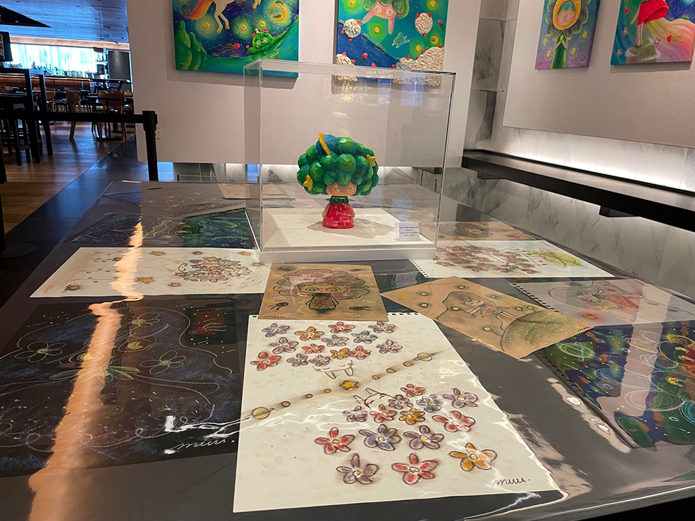 GINZA_TSUTAYA's tweet photo. ファンタジーの世界をキャンバスに表現するアーティスト、七星夢海の個展「花」を本日～5月13日（金）の期間に開催致します。
 「花」と題された本展では、世界の平和や調和への思いを花のモチーフに込め、新作を発表致します。
※一部作品はご成約済みです。
https://t.co/k2u3iVmhUN https://t.co/F1ASMrsaOT