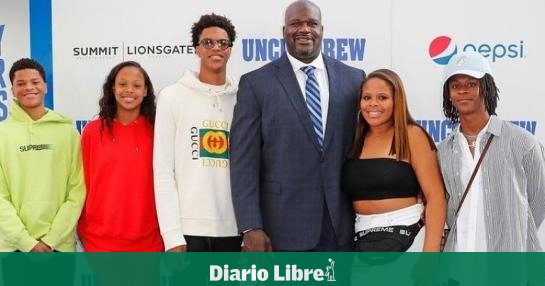 DiarioLibre's tweet photo. 🏀| #DeportesDL | Los hijos de Shaq tienen que dejar la casa a los 18, las hijas cuando quieran
🔗https://t.co/VH3TdONxaQ
#DiarioLibre #Baloncesto #ShaquilleONeal #Hojos #Hijas #Familia https://t.co/xnvFardfhT
