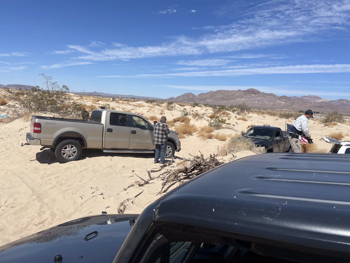 Graychik's tweet photo. Desert Recovery: #Yermo #NewberrySprings (22-27) four trucks stuck in the soft sand of the #Barstow outback…Team effort to get them out and back on the dirt road. Always free! #Harlie #PayinItForward #DidntAsk https://t.co/9Z3Nu7khMV