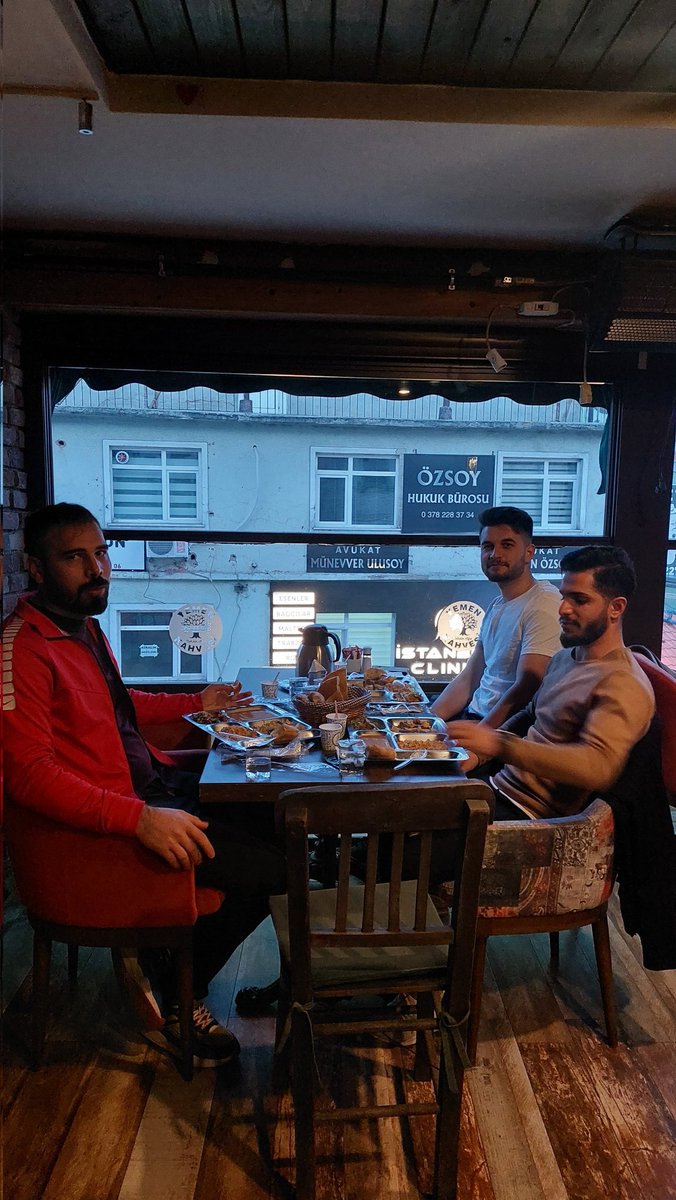 Uniakbartin741's tweet photo. ÜniAK Teşkilatı Olarak 14. Gün İftar Programında Buluştuk. @eyupkadirinan @mucahidsuleyman @MTastanntr @akmuratyildirim @mucahitdemirrr @Selenaytekin52 https://t.co/cIfu8OdUrT