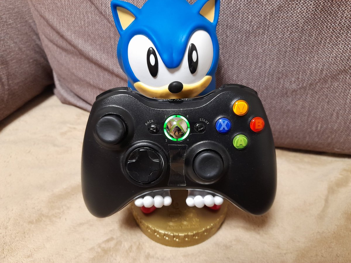lionsum94's tweet photo. #8bitdo #dualshock4 #nintendoswitchprocontroller #xbox360
What I just did not give him #1 https://t.co/sHmMONSmGs
