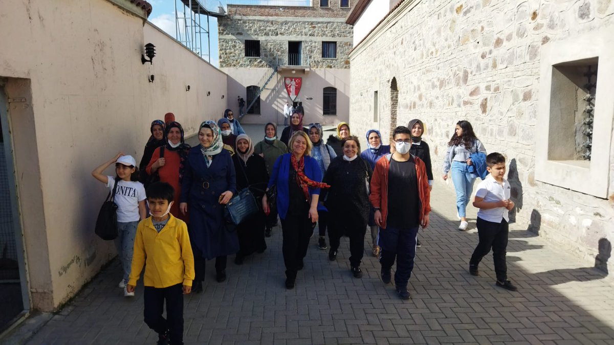 PURSAKLARAKKADN's tweet photo. Rotamız  Başkentimiz Ankara olsun.

🔴 Ulucanlar Cezaevi Müzesi

Tarihi yerlerin ziyaretini gerçekleştirdik.
#CennetVatanim
#TurizmHaftası 
@aysekesir 
@hatice_cakmak_
@Perihan0662 https://t.co/RXSEWIOR5s