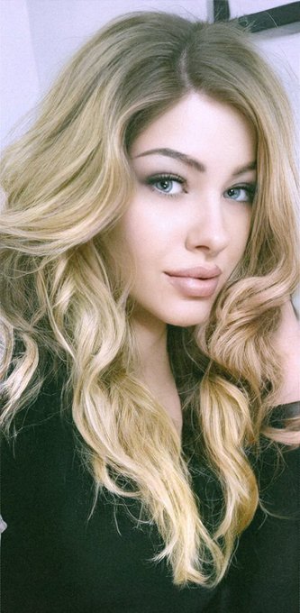 I could be your dream girl 💜 https://t.co/mJ4wSdQv2q