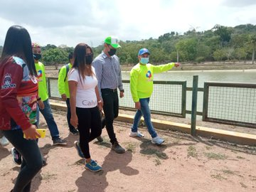 Incesocialista's tweet photo. #15Abr | Juventud Inces participó en despliegue en el Parque Macuto junto a los integrantes de la #MesaDelVivirBien 

#SemanaSantaLara2022 #JuventudInces https://t.co/B7C8N2giih