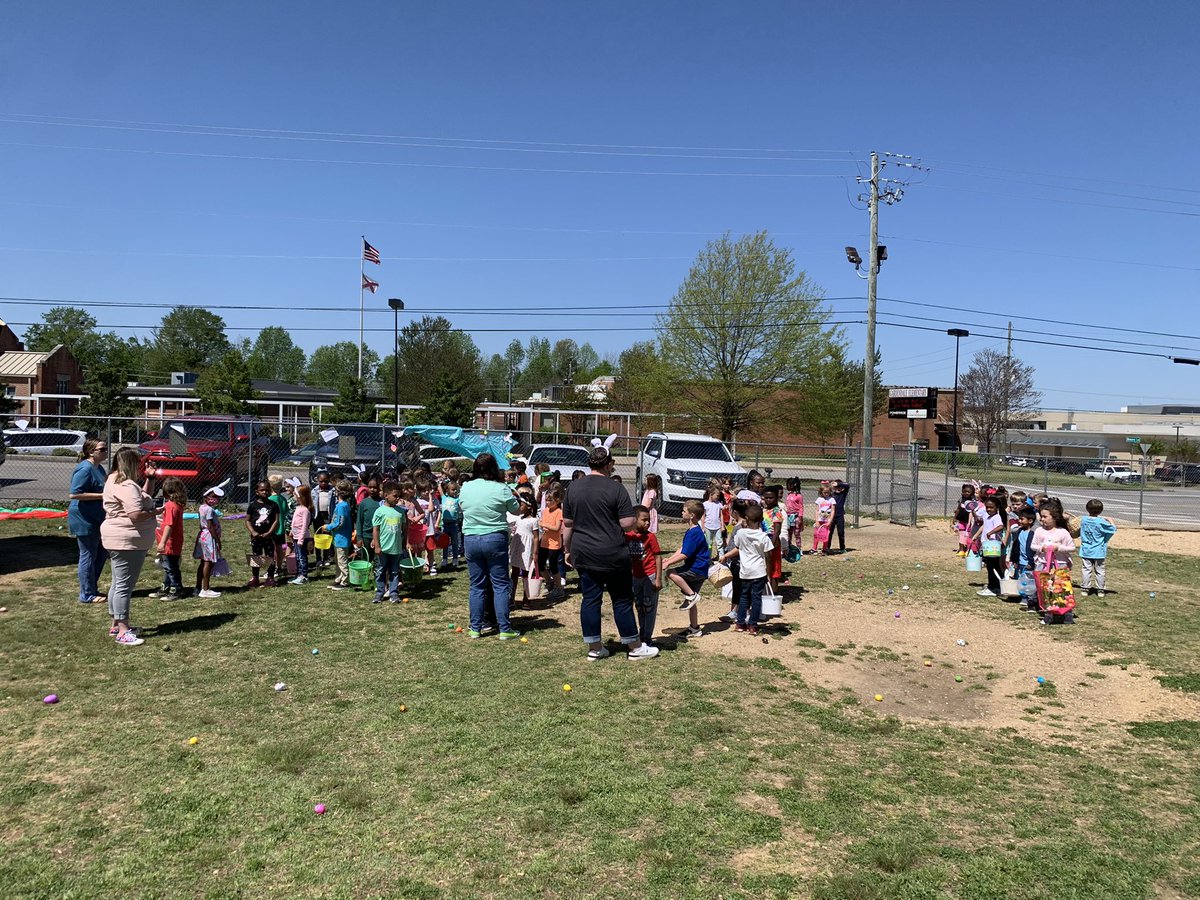 GESRockets's tweet photo. More from the Kinder Easter egg hunt https://t.co/P6K4rmNU5o