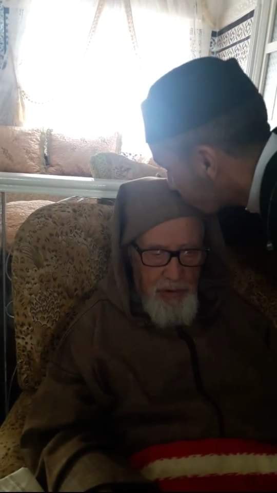 Aether2020's tweet photo. اللهم في هذه الليلة المباركة، ليلة الجمعة؛ إحدى ليالي رمضان الابرك؛ ارحم عبدك الفقيه، سيدي محمدا بن الأمين بوخبزة التطواني، وارض عنه، وأسعده في المقام الذي نزل به، وارحم مشايخنا أجميعن، وكل موتى المسلمين.
اللهم آمين يارب العالمين https://t.co/UpwuS4fNVe