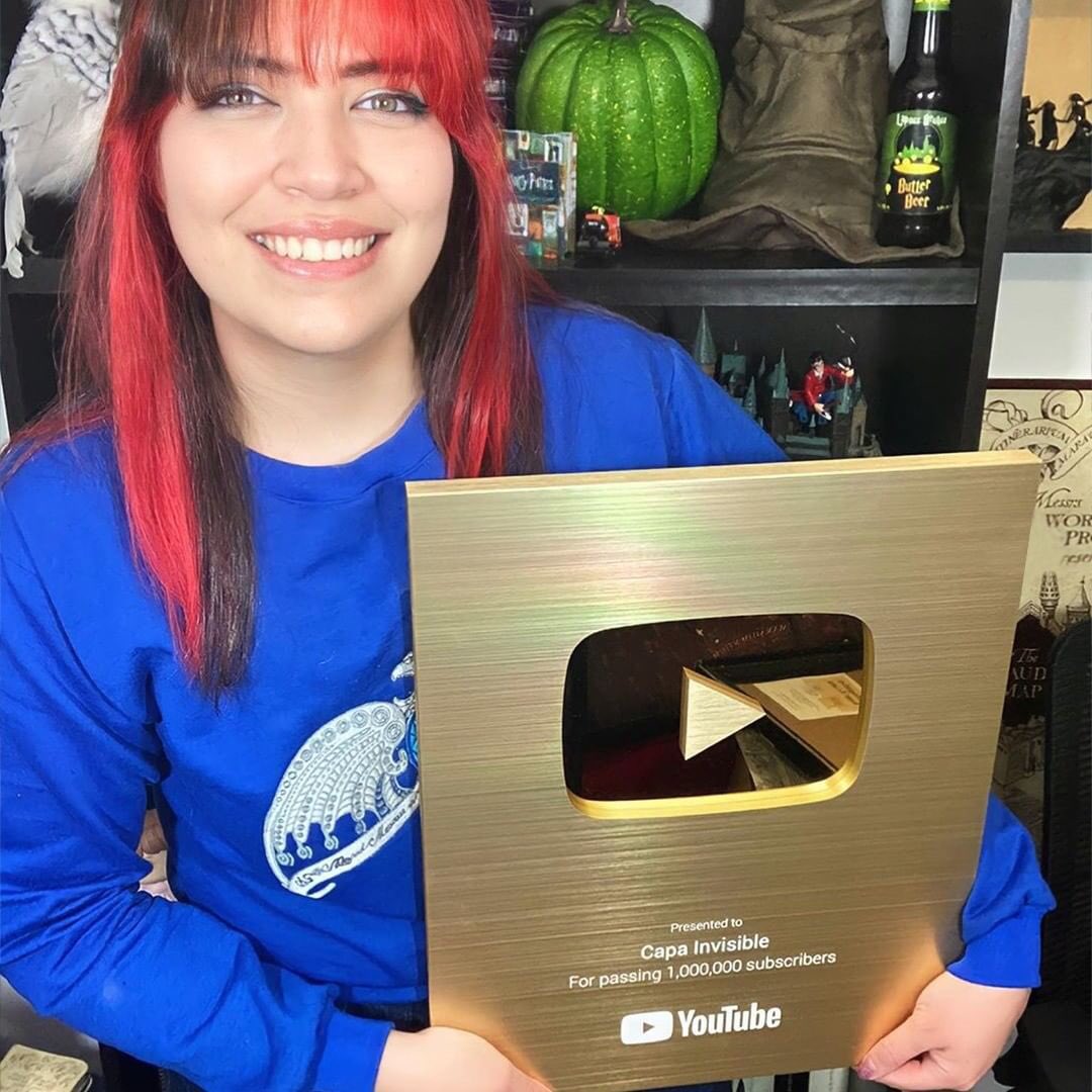 capa_updates's tweet photo. 📲| YouTube Latam [@YouTubeLATAM] en su post de Instagram ! 

“No importa de qué casa sea, cualquier fan del mago ⚡️ que se respeta, ha visto mínimo uno de tus videos. 🧙🏼‍♀‍

¡Nunca desaparezcas, @capa_invisible!

Por cierto, ¿existe algún conjuro para llegar al millón? 🤓✨” https://t.co/ibQ8cHGi7T