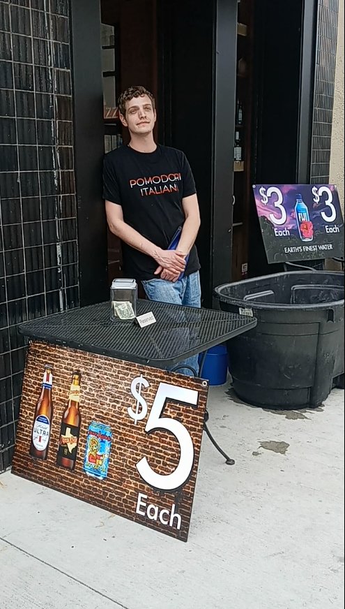 ArtsInMarshall's tweet photo. Come get a drink from Casey at #PazzeriaByPietros while you watch the #freeconcert from the patio at #ThirdSaturdayWeekend in #MarshallTexas. #ArtsInMarshall #MRAC #MarshallRegionalArtsCouncil #TexasArts https://t.co/u02GDdZcZV