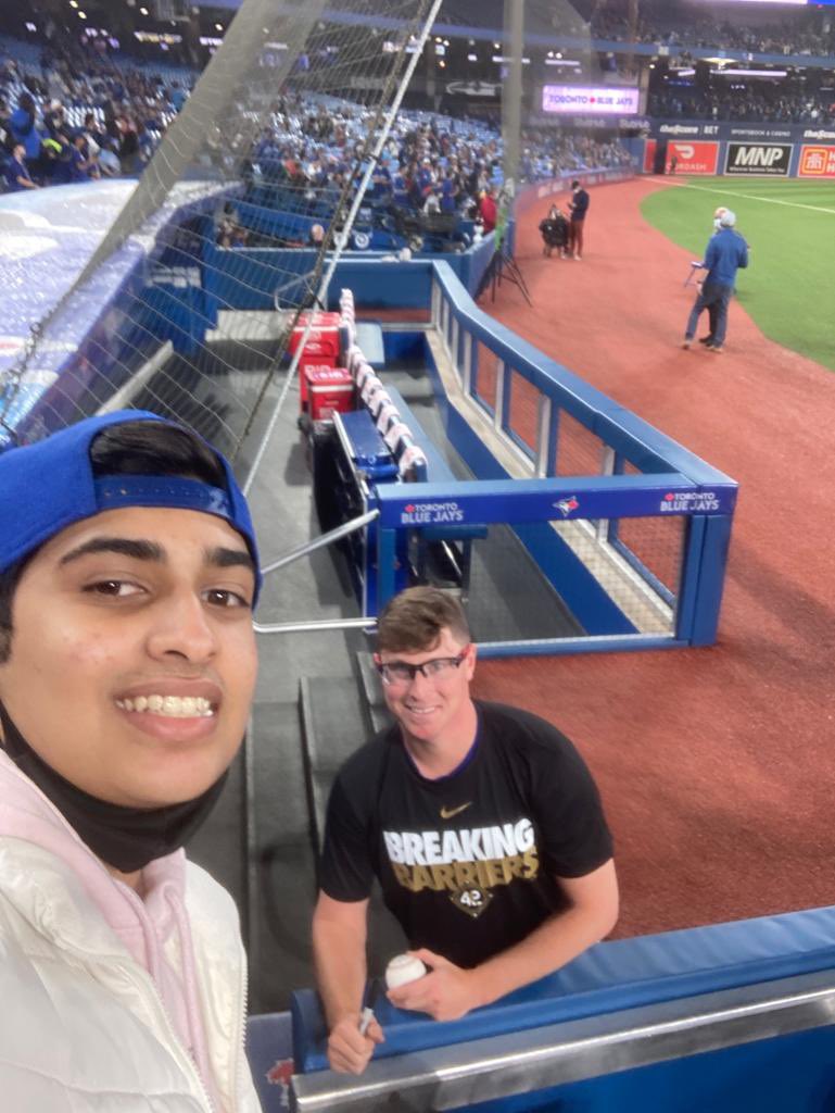 hirshiv4's tweet photo. @BlueJays 

#NextLevel #torontobluejays 

Thank You #trentthornton 

#letsgojays https://t.co/rmBMlHR76W