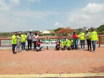 Incesocialista's tweet photo. #15Abr | Juventud Inces participó en despliegue en el Parque Macuto junto a los integrantes de la #MesaDelVivirBien 

#SemanaSantaLara2022 #JuventudInces https://t.co/B7C8N2giih