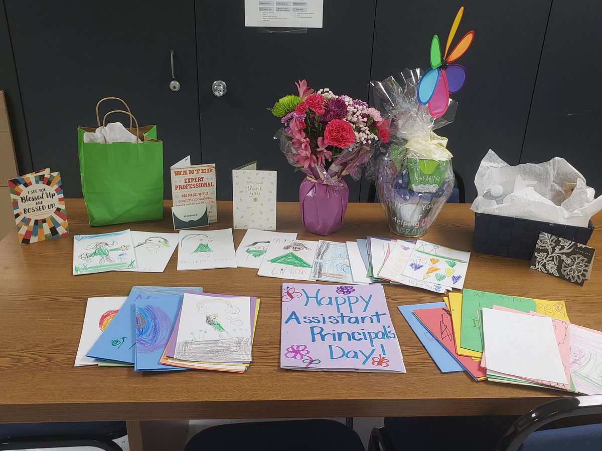 RoyalEducator08's tweet photo. I am so overwhelmed by the love and appreciation shown by students and staff at Mary W. Jackson. This work is challenging but by far the most rewarding career I've had so far💕
#gratefulAP https://t.co/gL22UCcbbO