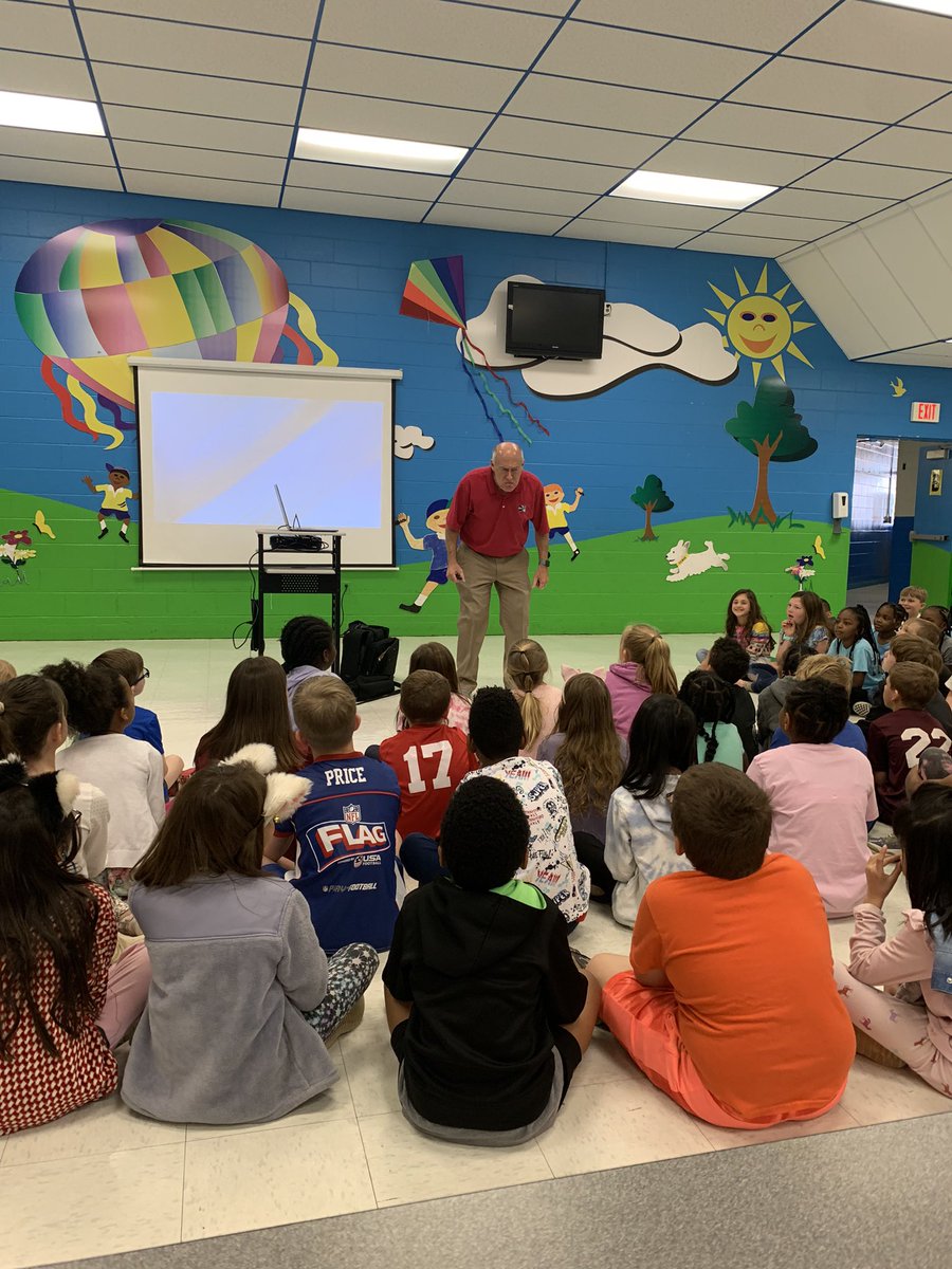 GESRockets's tweet photo. Busy day at GES!  @spann visited with our Second graders and had a great conversation on weather!  Thank you for visiting us https://t.co/wWVaRoNRA2