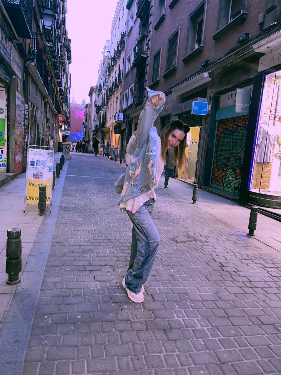 belindapop's tweet photo. A volar 🦋 https://t.co/je2LOA9MhU