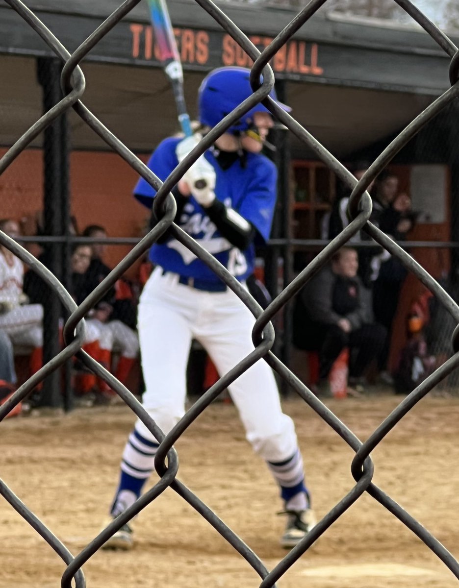 softball_il's tweet photo. Addie Martin (14u Swiatowski) continues her hot start of her high school career going 1-3 2RBI and 1R in Lakes HS loss to Wauconda last night and 2-2 against a tough Marengo squad today.
#froshpower #lightningsoftball https://t.co/Y2MgFEfCWt