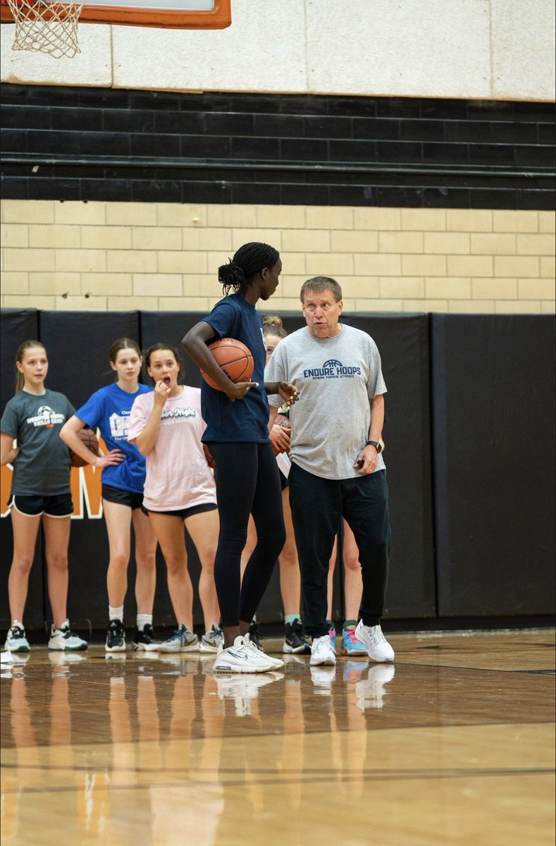 endure_hoops's tweet photo. First clinic in the books ✅ #endurehoops https://t.co/bgevEmoXvW