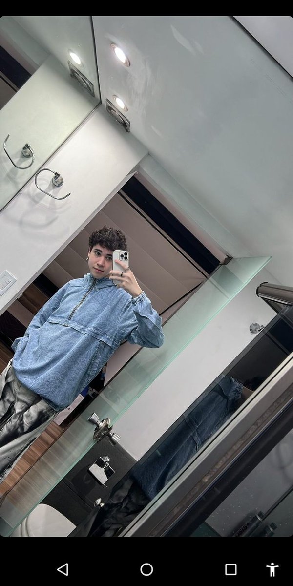 carreraafns's tweet photo. EL PELO EL PELO https://t.co/iJevV4qXtO